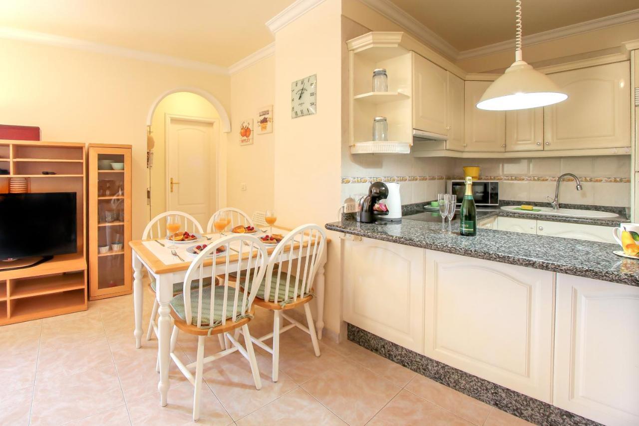 Lovely 2 Bedroom With Pool And View, K26 Casa vacanze